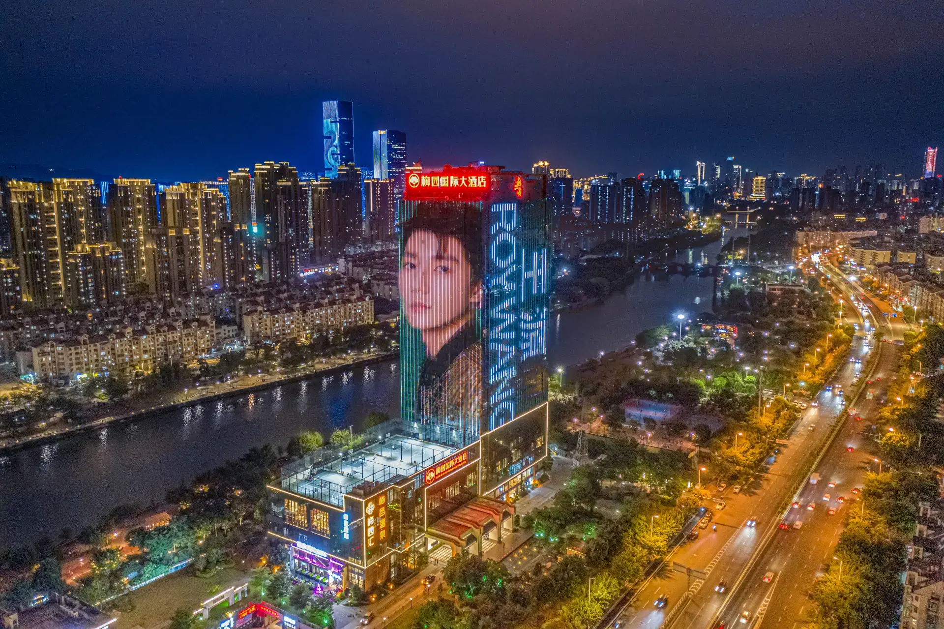 https://static.whalebuilding.com/markWebTest/support/wangyuan.jpg